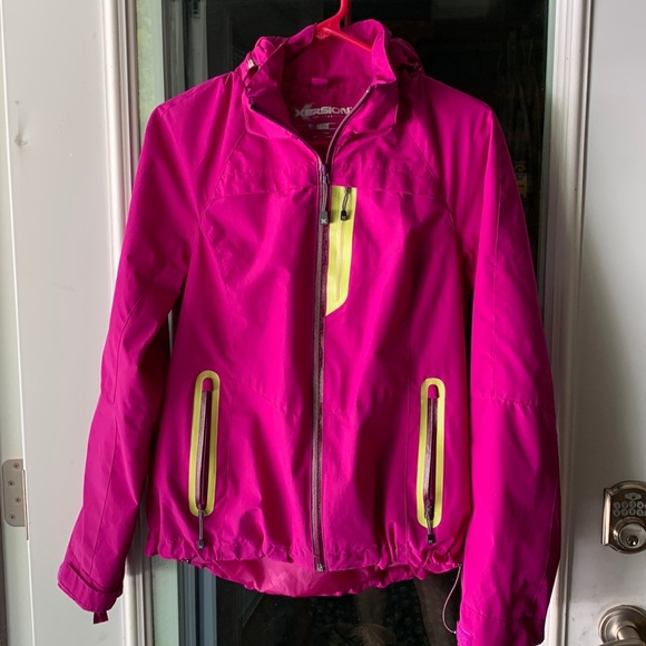 Like new Xersion jacket size M. Dark pink and neon yellow - Picture 1 of 4
